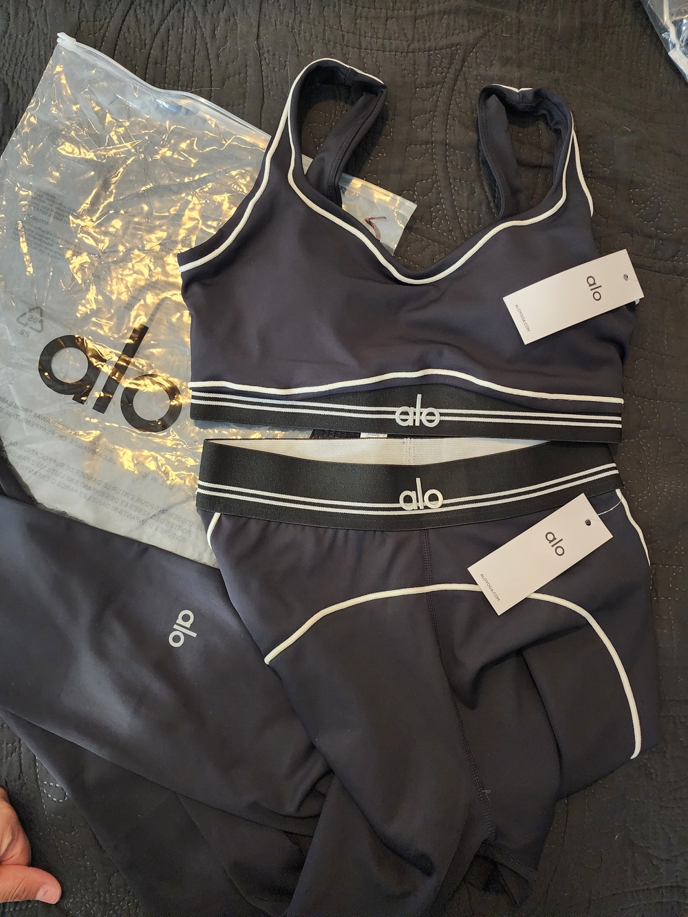 ALO Yoga Black Sports Bra and Leggings Set with White Piping